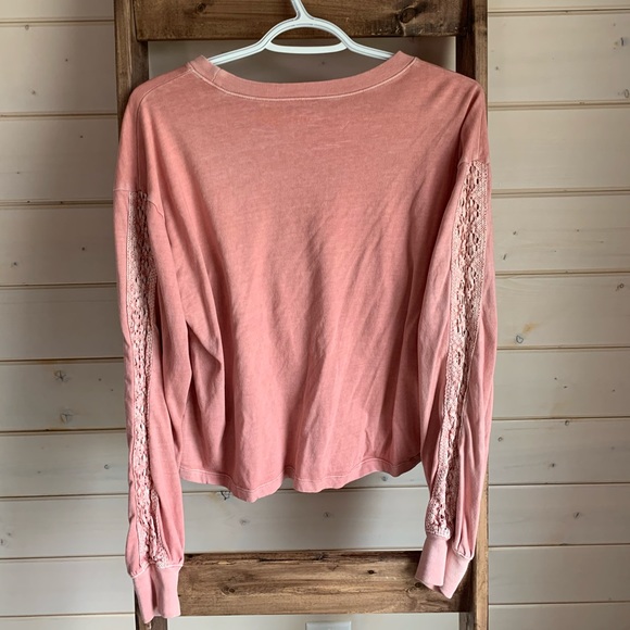 Hollister long sleeve - Picture 2 of 3